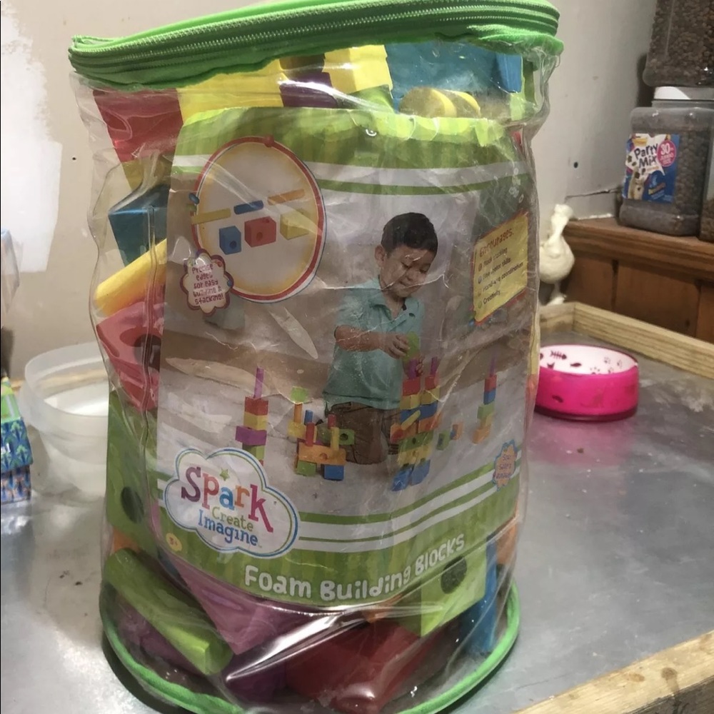 SPARK. CREATE. IMAGINE. FOAM PEG BUILDING BLOCK